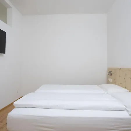 Chasa Helvetia Quatter Lägenhet Müstair